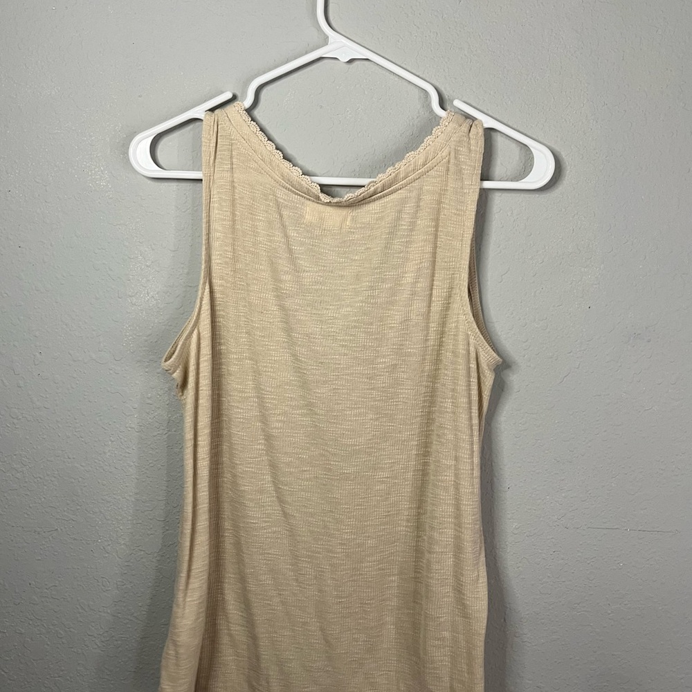 Tan top 🤍 - Picture 2 of 2